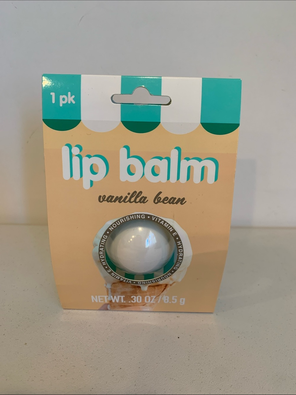 NEW Hatchbeauty Vanilla Bean Lip Balm Round White Lip Balm Ball